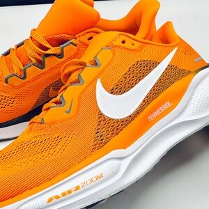 Nike Air Zoom Pegasus 41 Tennessee Volunteers Men’s Shoes Size 9 FZ5144-800 NEW!